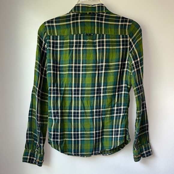 🏷️ 2/$20 H&M Green and Blue Plaid Button Down - Picture 2 of 10